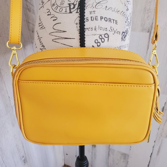 NWOT JOY & IMAN LEATHER DOUBLE ZIPPER CROSSBODY with RFID PROTECTION - Picture 5 of 8